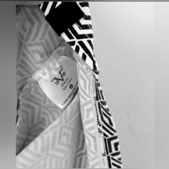 Versace Italia White/Black Geo Print - Picture 10 of 11